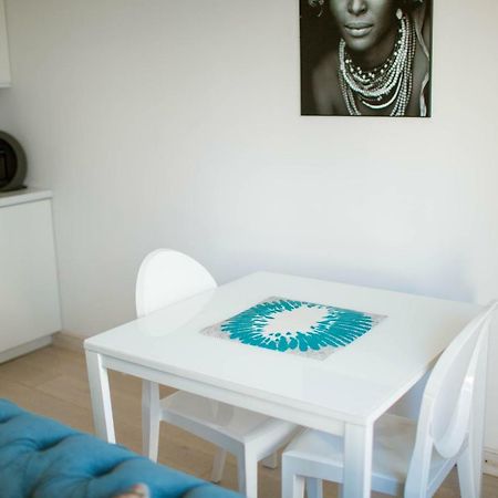 Flat White Apartament Pultusk Leilighet Eksteriør bilde